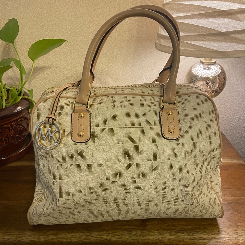 Michael Kors bag 👜 Authentic